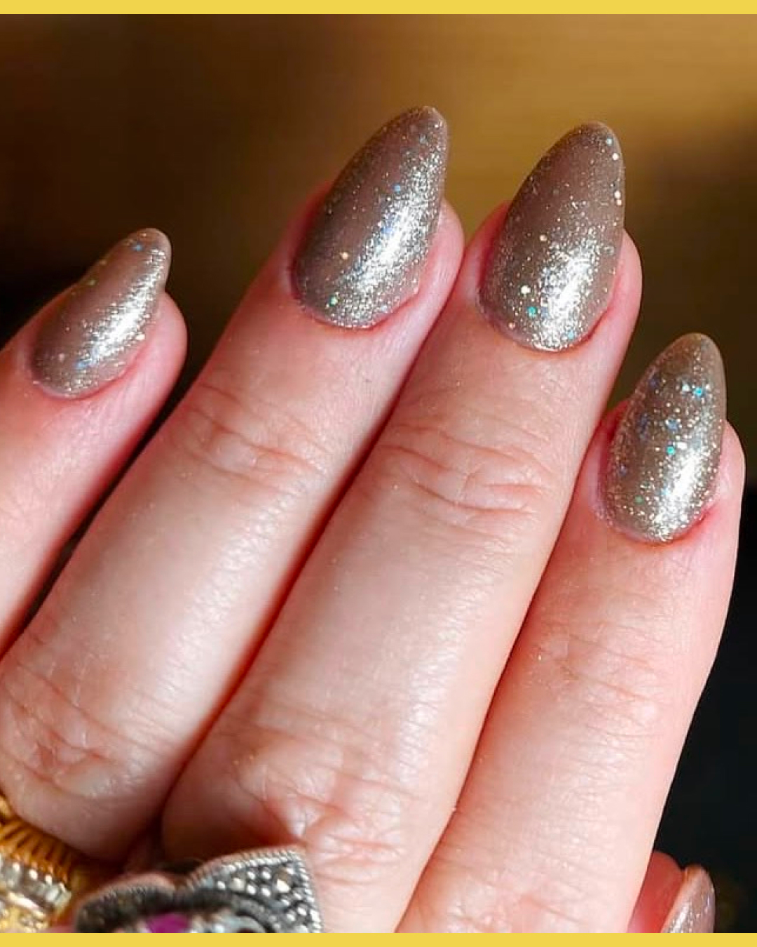 Natürlich wirkende Nägel mit zarter Modellage im Nagelstudio Stuttgart